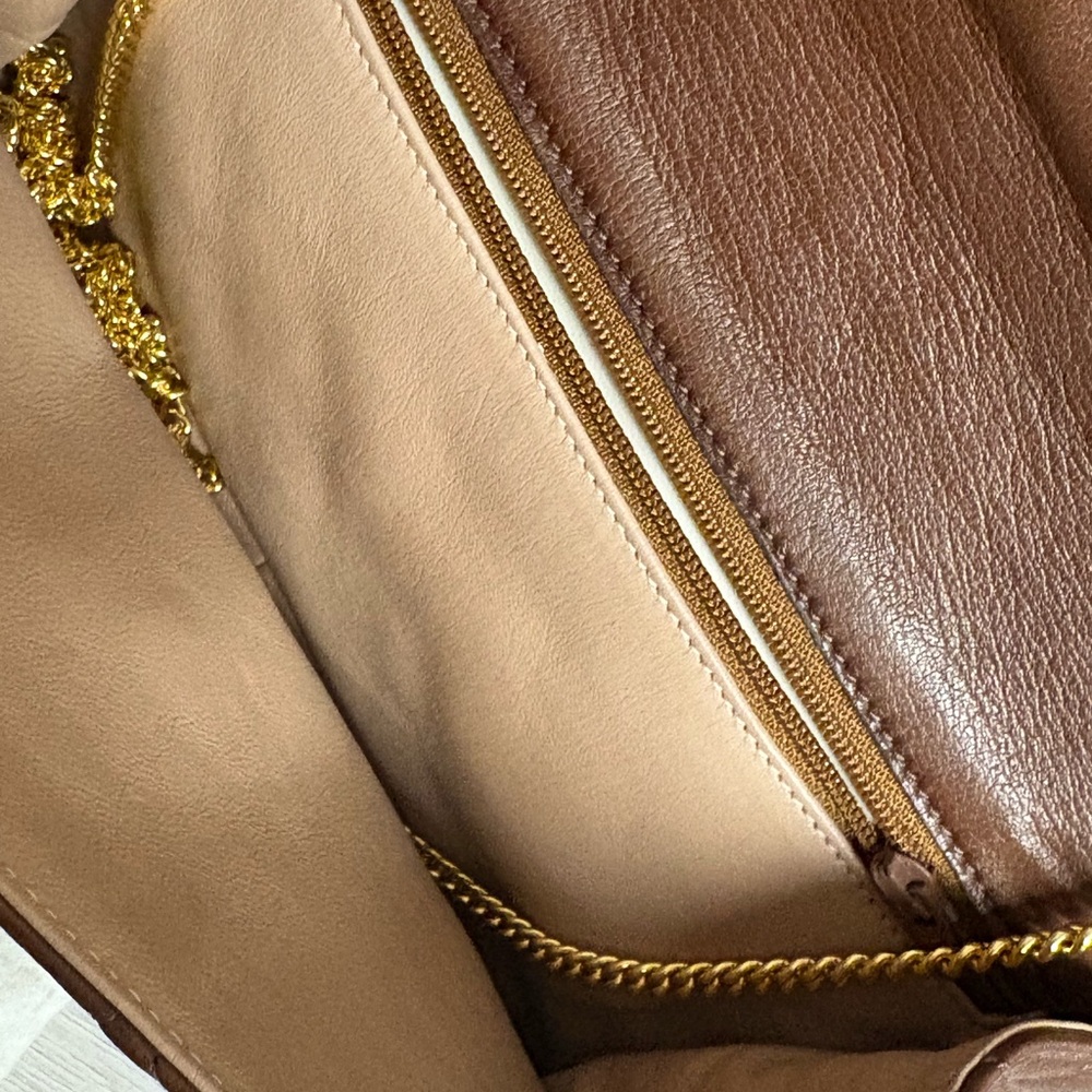 Gucci Gold Chain Accessory - Picture 7 of 9